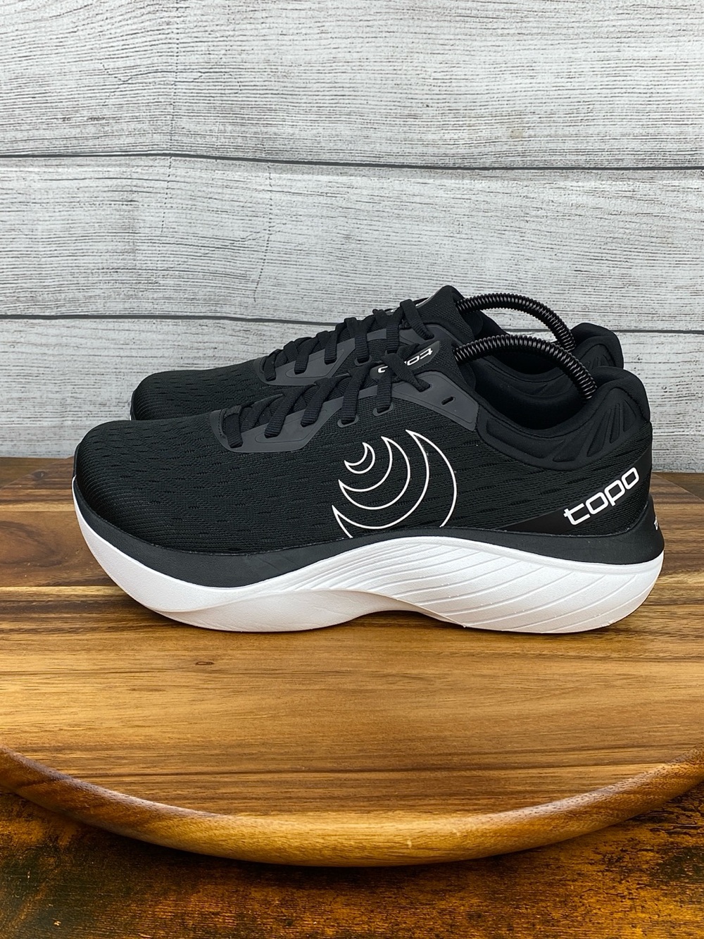Topo Atmos Black White 5mm Drop Max Cushion Road Run Walk Shoe Women’s Size 10.5